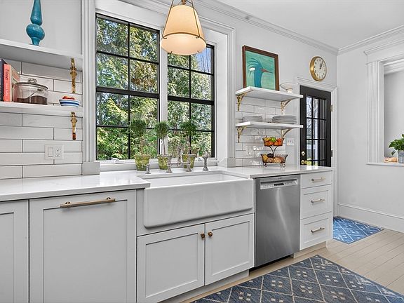 5th image of 12 Lafayette Ave