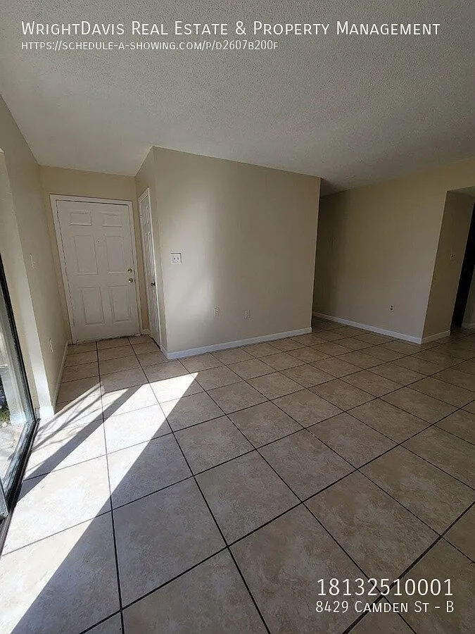 Spacious 2BR/2BA Ground-Floor Apartment in West Tampa — Photo 3