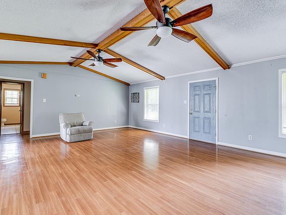 5th image of 412 Ridgecrest Dr