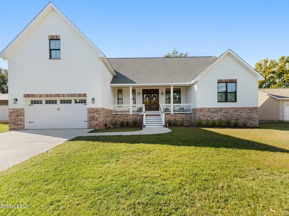 471 Cove Dr, Biloxi, MS 39531