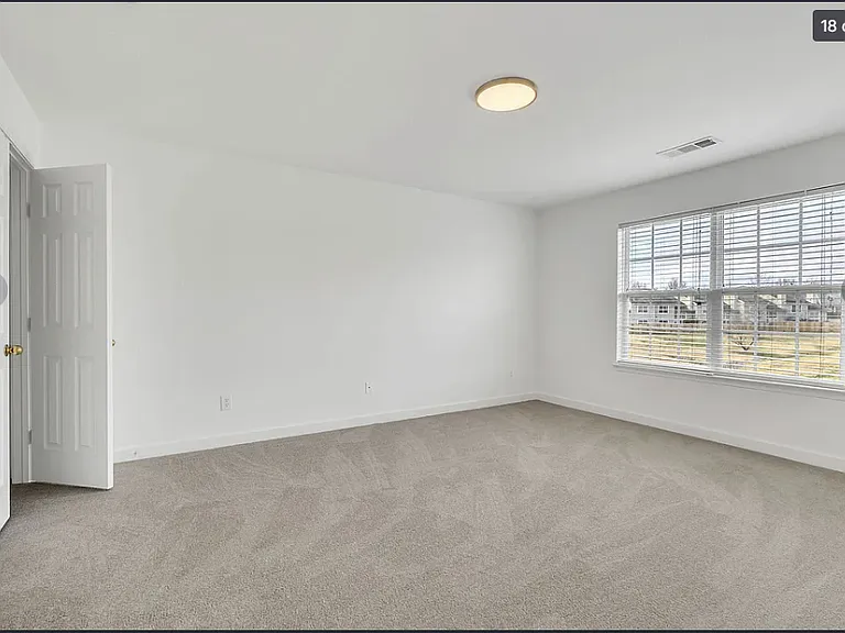 504 Heath Pl — Photo 10