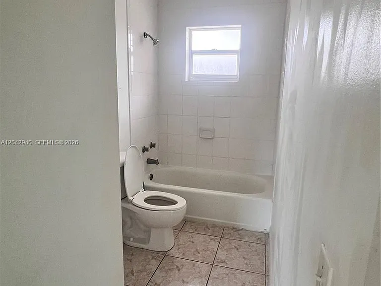 608 SW 15th Ave #3 — Photo 10