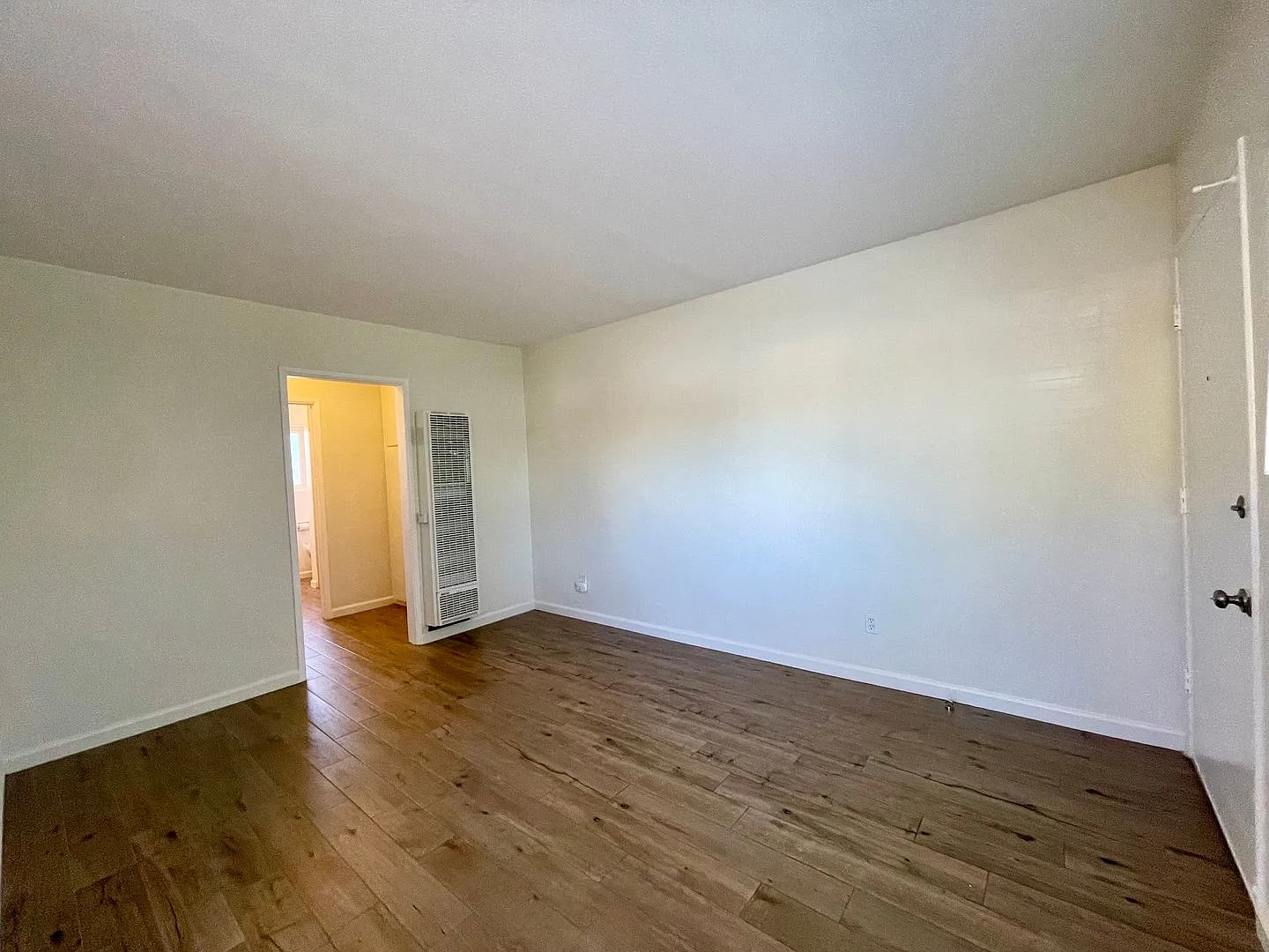 S. Magnolia-728 — Photo 2