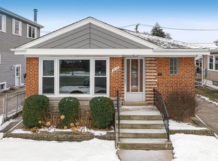 7119 W Arthur Ave, Chicago, IL 60631