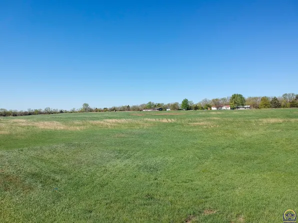 101 Southeast St, Berryton, KS 66409