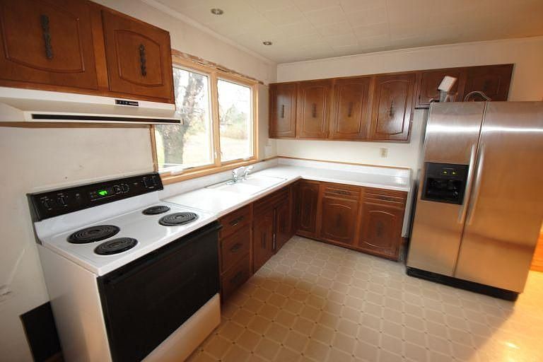 2nd image of 2048 Brucetown Rd