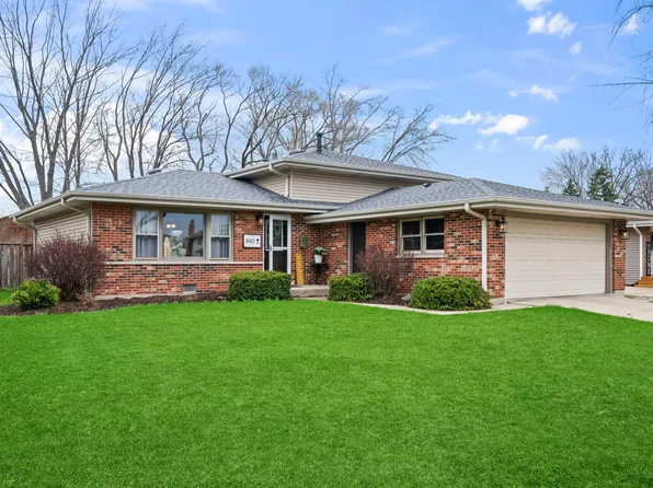 840 E Marshall Ct, Palatine, IL 60074