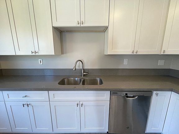 3rd image of 1830 Federal Ave APT 2