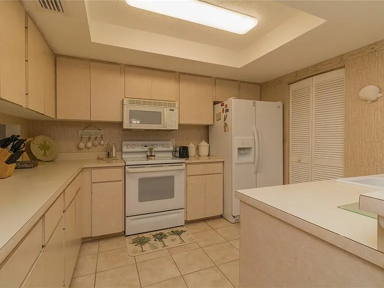 3805 Sun Eagle Ln #208 — Photo 9