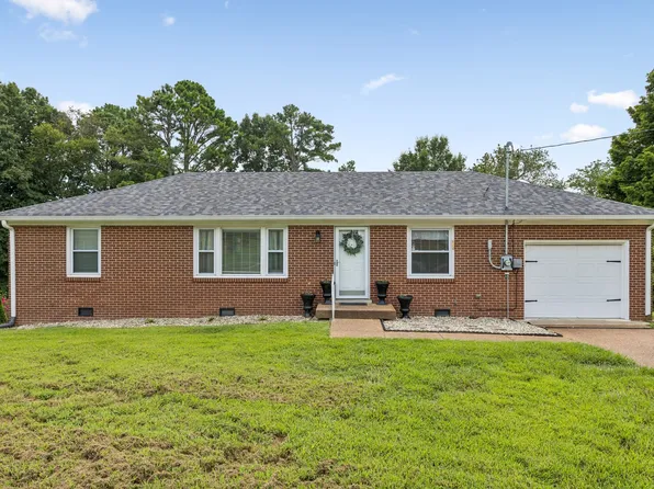 103 Oak Dr, Columbia, TN 38401