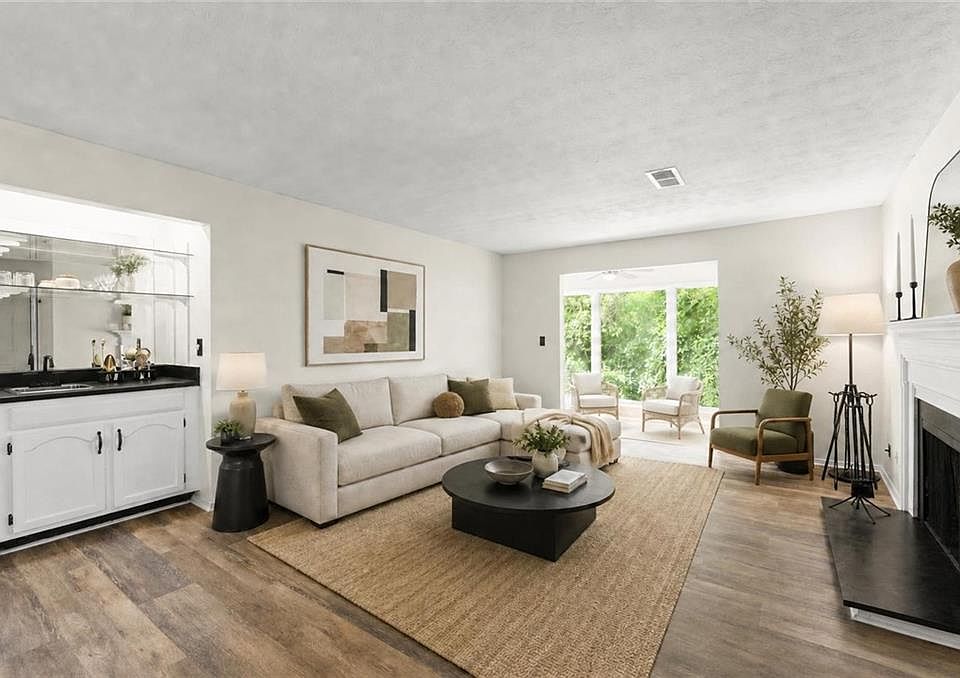1st image of 2708 Suwanee Way SE