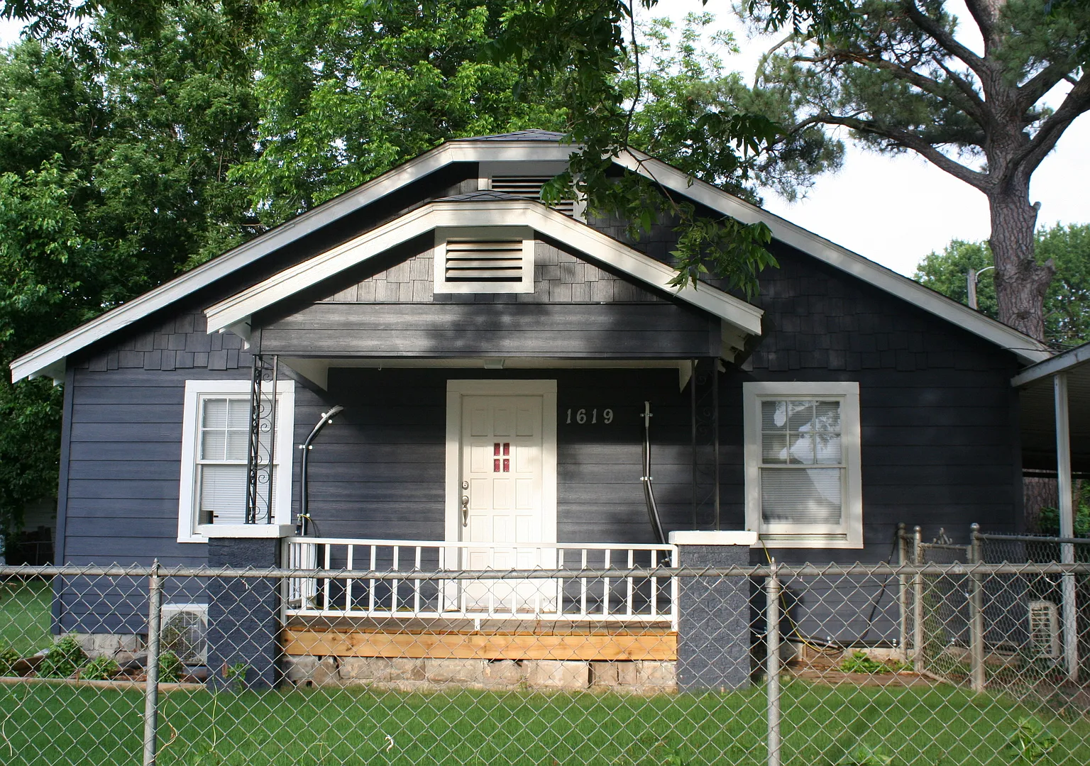Beautiful North Side Craftsman! — Photo 1