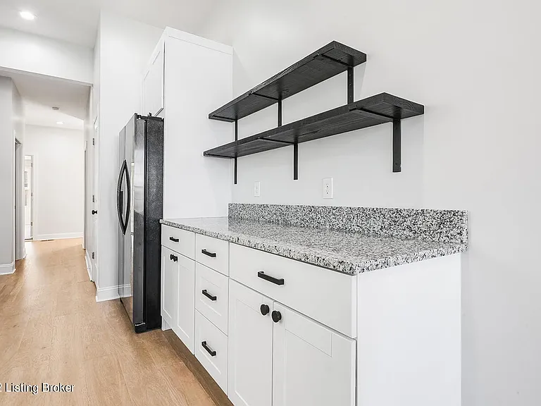 1518 Christy Ave — Photo 13