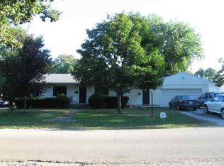 102 W Washington St, Le Roy, IL