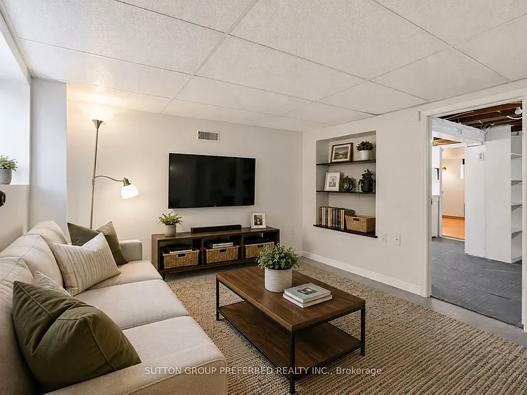 385 Avondale Rd — Photo 11