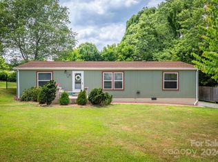 1662 Rawleigh St, Morganton, NC 28655