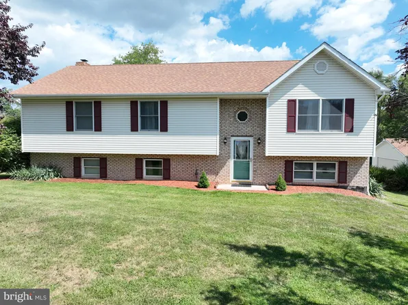 33 Cosmos Ln, Augusta, WV 26704