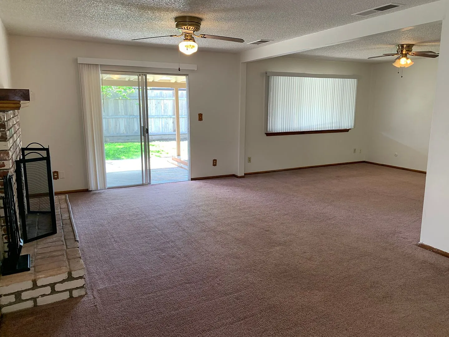 3 Bedroom home in SW Visalia! Updated flooring throughout, coming soon! — Photo 3