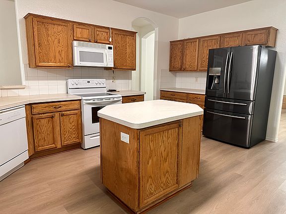 2nd image of 708 Bowie Ln