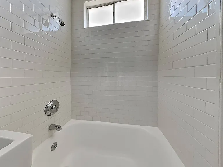 Wilshire Royale — Photo 38