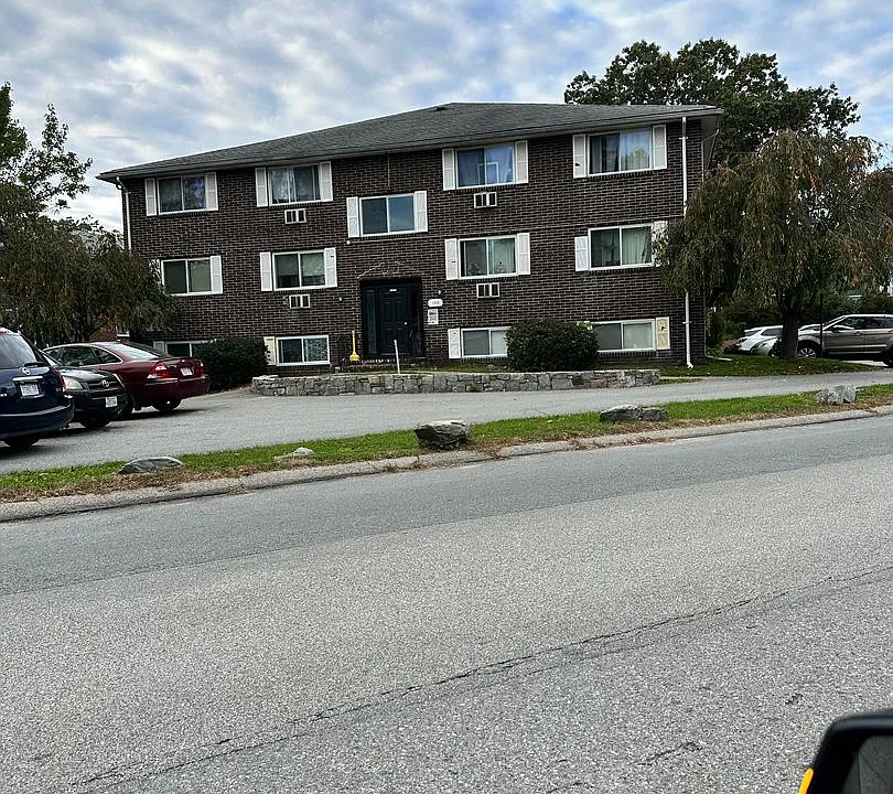Willard Street Apartments offers the perfect location, with easy access to all major Highways 495...