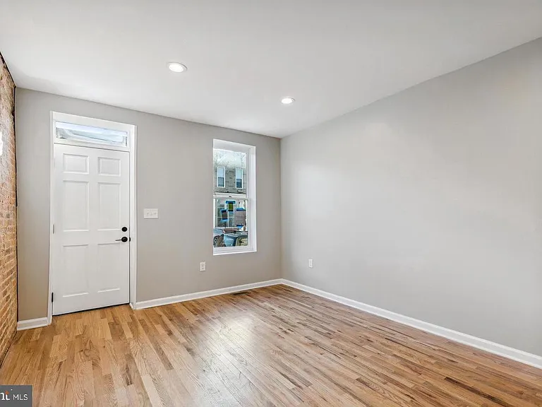 1534 S Charles St — Photo 10