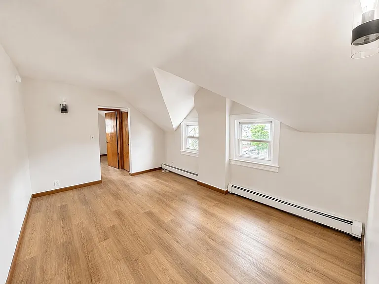 400 Davis Ave #3 — Photo 8