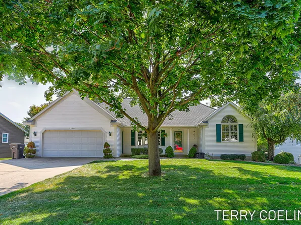 3110 N Bluff Ct, Hudsonville, MI 49426