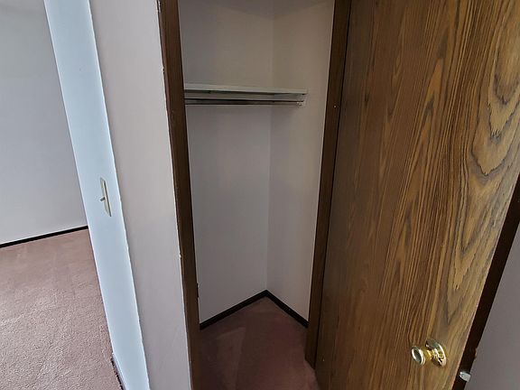 4th image of 2422 W 4th St APT 8