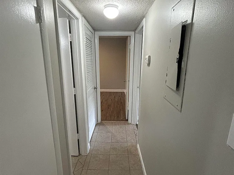 120 Michael Ave #B — Photo 5