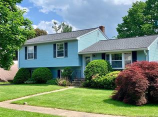 3 Costanzo Ct, Hamden, CT 06518