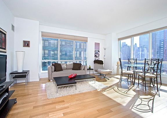 4th image of 350 W 42nd St APT 17G