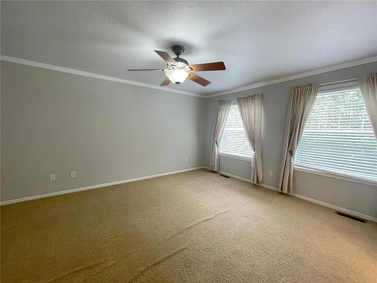 11331 Stratton Ave — Photo 14