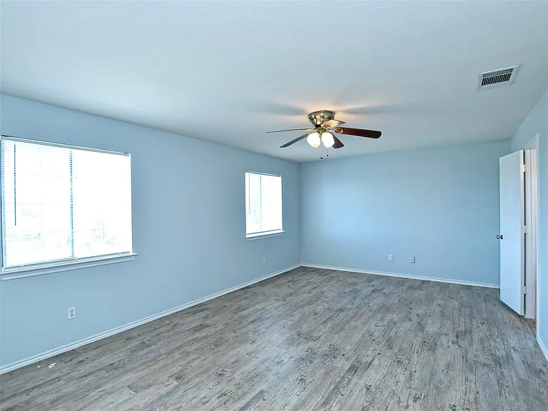 303 Banner Ave — Photo 18