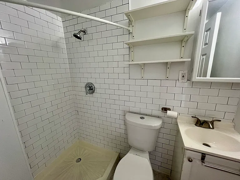 449 Lexington Ave #1 — Photo 13