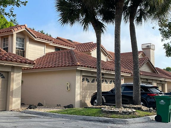 3rd image of 10841 Cypress Glen Dr
