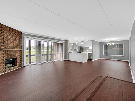 4th image of 82 Parliament Dr W #118