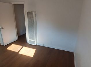 1477 N Raymond Ave, Pasadena, CA 91103