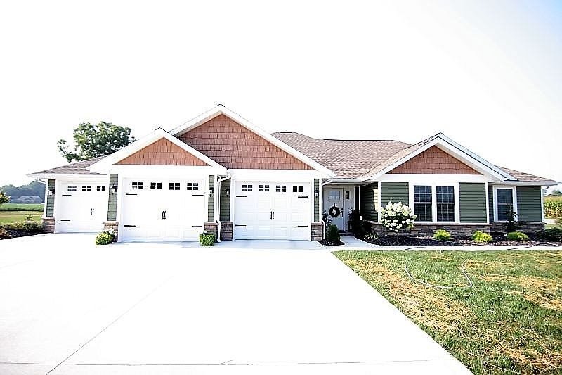 1st image of 4890 W Pebble Dr