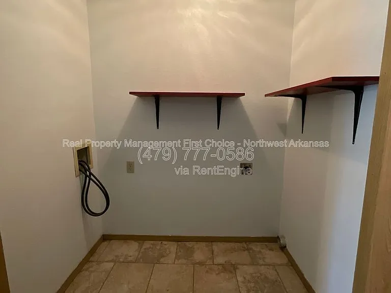 1511 N Bernice Dr — Photo 10