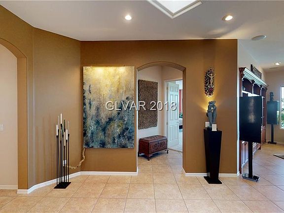 5th image of 2590 Forest City Dr
