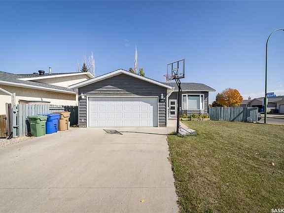 4th image of 6991 Maple Brook Cres