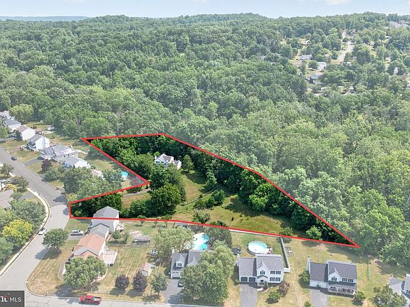 5th image of 1529 Meadowview Dr