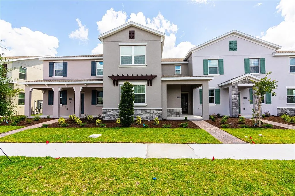 4 bed, 2.5 bath, 1858 sqft, $2,900 — Photo 1