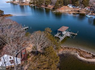 620 Harbor Dr, Reedville, VA 22539