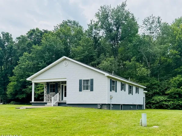 181 Woodland Blvd, Portage, PA 15946