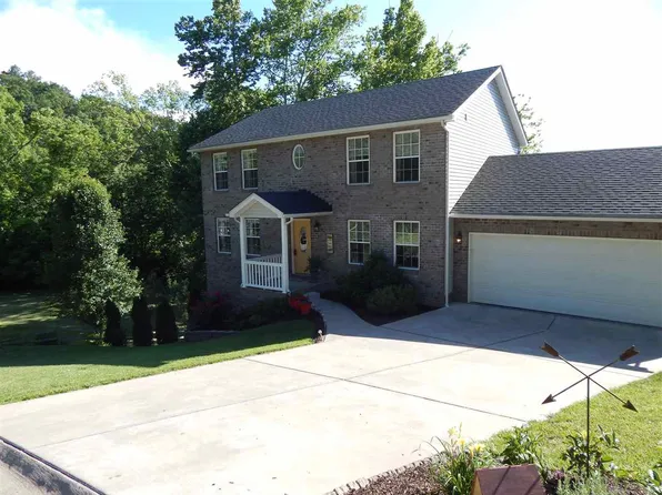 122 Southbrooke Dr, Hurricane, WV 25526