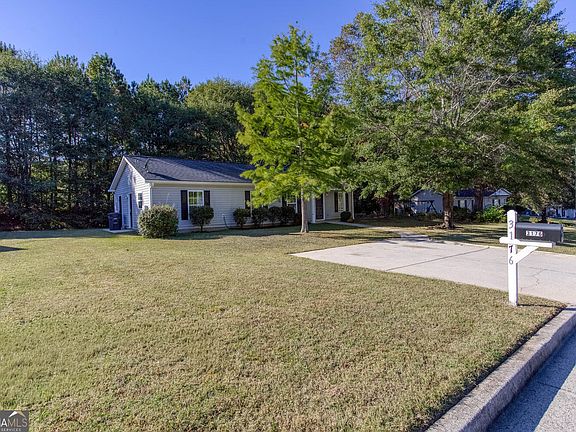 3rd image of 3176 Macedonia Station Dr