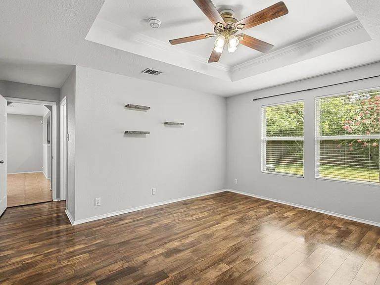 140 Katie Ct — Photo 15