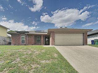 6328 Hunters Glen Dr, Watauga, TX 76148